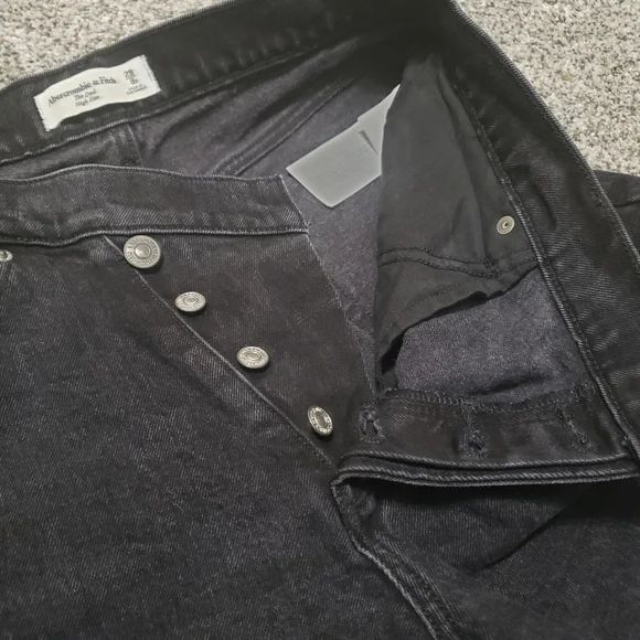 A&F High Rise Jeans with Criss Cross Waistband - Picture 4 of 13